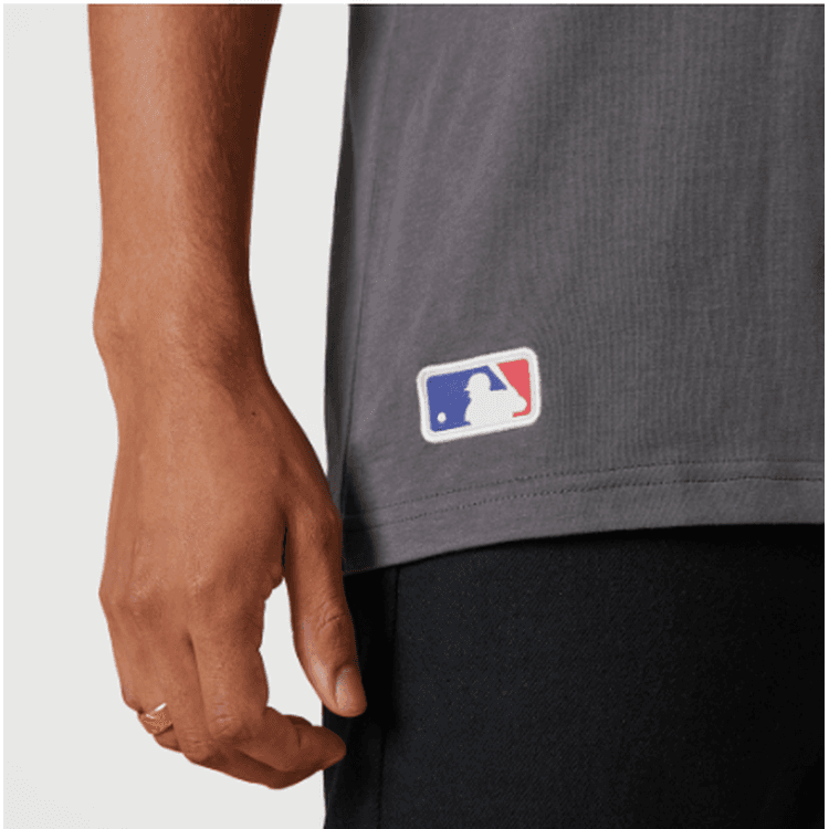 New Era MLB New York Yankees Men's T-Shirt - Dark Grey - Dark Gray - S